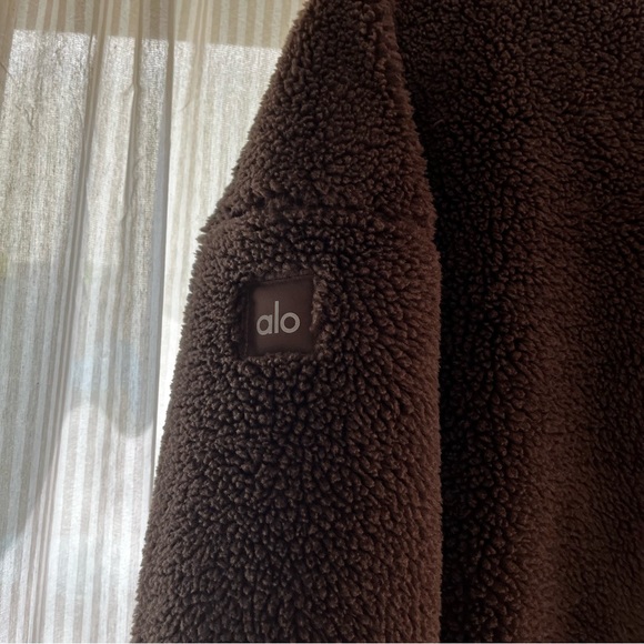Alo Yoga Sherpa Jacket, Hot Cocoa - Picture 2 of 5